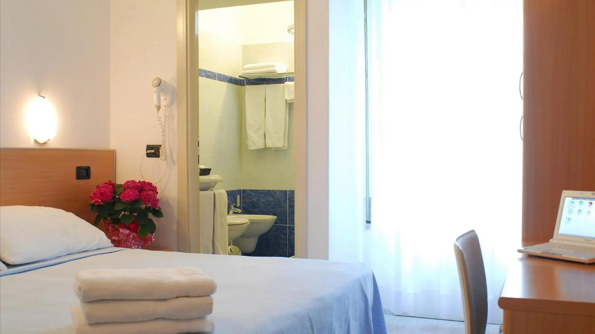 Hotel Veliero Rimini 3*,  Italien
